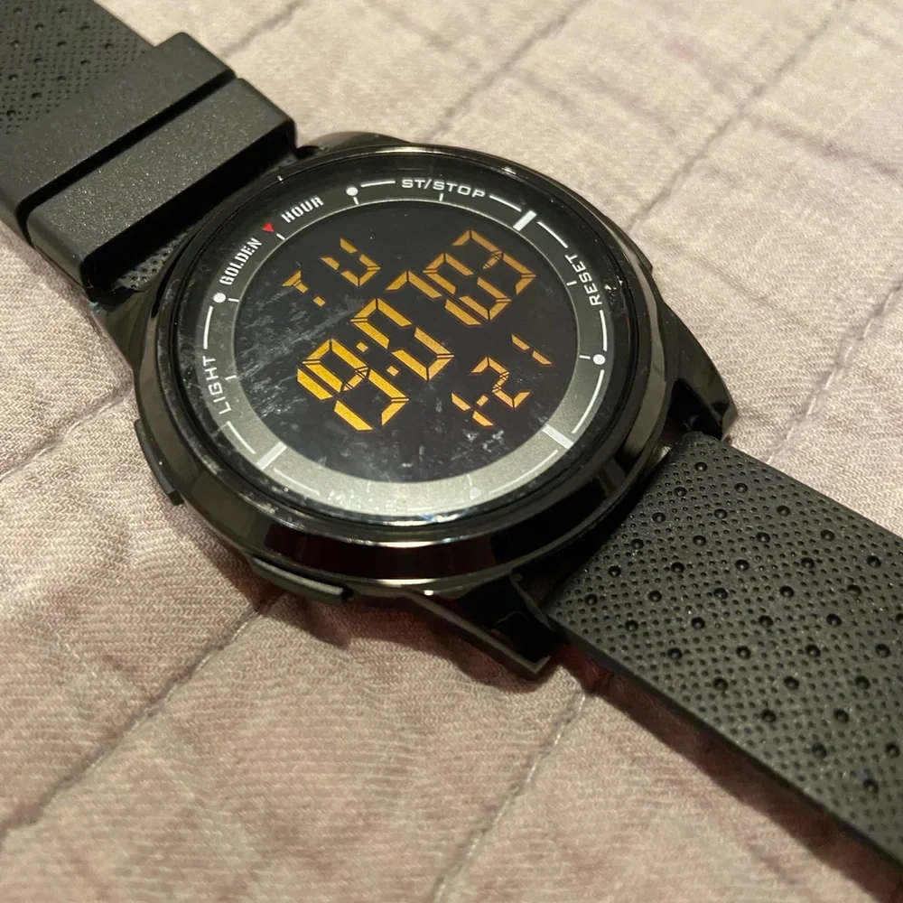 GOLDEN HOUR Ultra-Thin Digital Sports Watch